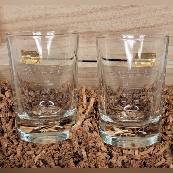 Bulleit Bourbon Whiskey Tumbler Glass gift set - Picture 8 of 15